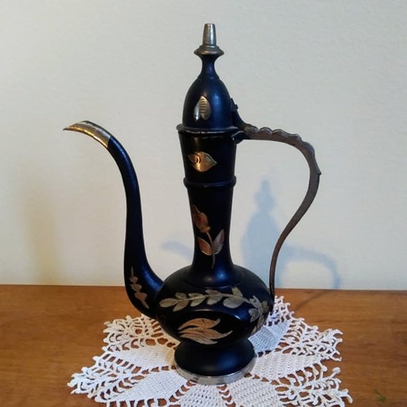 Vintage India Brass Etched Genie Bottle Pitcher With Hinged Lid/Vintage Brass Oi - Picture 1 of 8